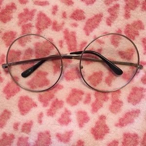 𝕆𝕧𝕖𝕣𝕤𝕚𝕫𝕖𝕕 ℂ𝕚𝕣𝕔𝕝𝕖 𝔾𝕝𝕒𝕤𝕤𝕖𝕤